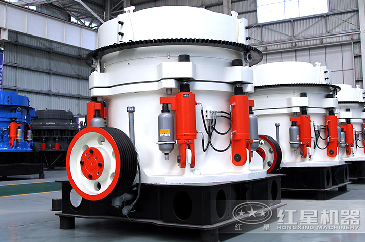 圓錐破碎機(jī)實拍圖，運(yùn)行平穩(wěn) 后期維護(hù)成本低